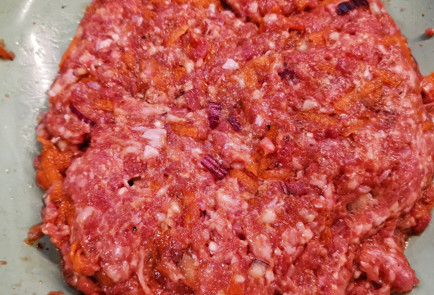 Фото шага рецепта Мясной пирог с сыром и помидорами 151956 шаг 3  