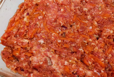 Фото шага рецепта Мясной пирог с сыром и помидорами 151956 шаг 4  