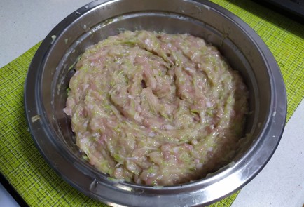 Фото шага рецепта Мясной блин с моцареллой 189814 шаг 7  