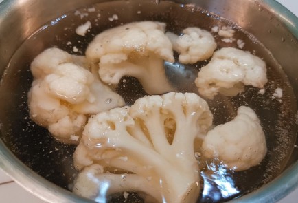 Фото шага рецепта Мясной кетопирожок из цветной капусты 152765 шаг 4  