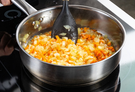 Фото шага рецепта Мясной пирог с запеченным мясом 191073 шаг 6  