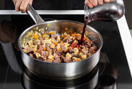 Фото шага рецепта Мясной пирог с запеченным мясом 191073 шаг 7  