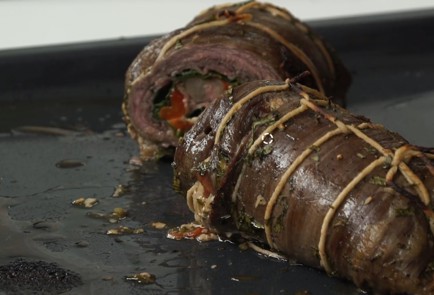 Фото шага рецепта Мясной рулет со шпинатом и сладким перцем 151339 шаг 11  