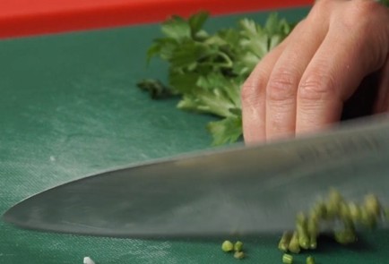 Фото шага рецепта Мясной рулет со шпинатом и сладким перцем 151339 шаг 2  