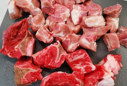 Фото шага рецепта Мясной суп с квашеной капустой 175952 шаг 1  