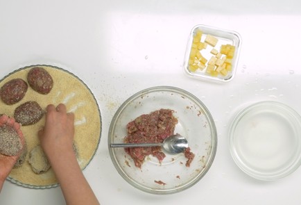 Фото шага рецепта Мясные котлеты с сыром 33930 шаг 5