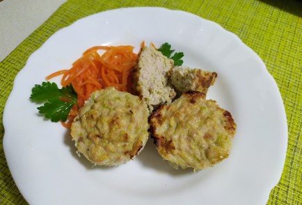 Фото шага рецепта Маффины в духовке с мясом и кабачком 189729 шаг 10  