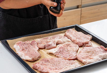 Фото шага рецепта Мясо пофранцузски с помидорами в духовке 190029 шаг 6  