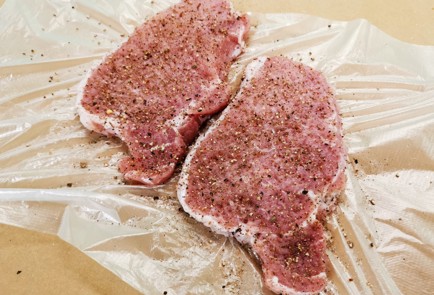 Фото шага рецепта Мясо пофранцузски с майонезом 32718 шаг 2  