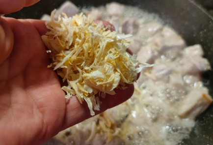 Фото шага рецепта Мясо с брусникой 192035 шаг 6  