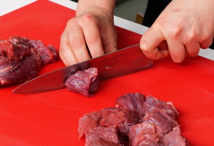 Фото шага рецепта Мясо с подливкой 151792 шаг 1  