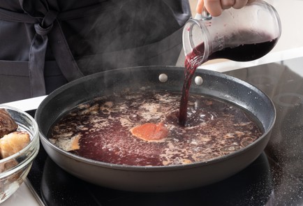 Фото шага рецепта Мясо в горшочке 140921 шаг 4  