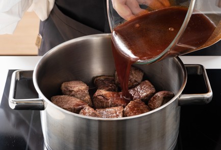 Фото шага рецепта Мясо в горшочке 140921 шаг 6  