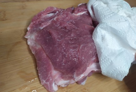 Фото шага рецепта Свинина в медовогорчичной глазури 189437 шаг 1  