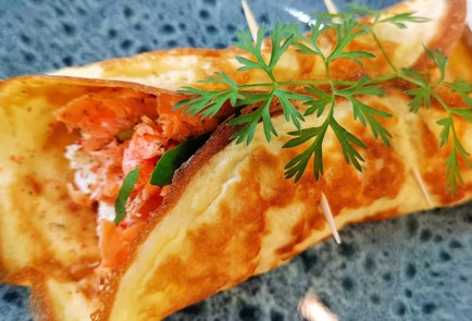 Фото шага рецепта Начинка для блинов с красной рыбой 174149 шаг 10  