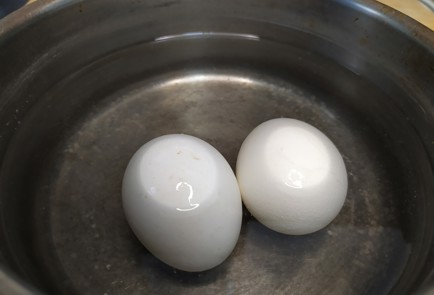 Фото шага рецепта Начинка для тарталеток с печенью трески 190885 шаг 2  