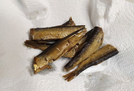 Фото шага рецепта Начинка для тарталеток с солеными огурцами и шпротами 190894 шаг 7  