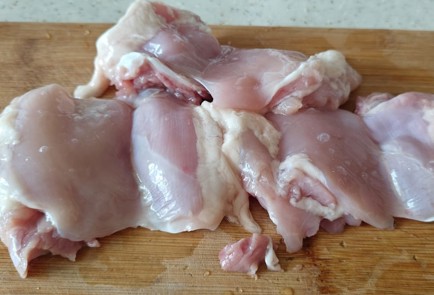 Фото шага рецепта Наггетсы домашние сочные 190356 шаг 1