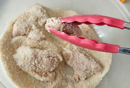 Фото шага рецепта Наггетсы домашние сочные 190356 шаг 9