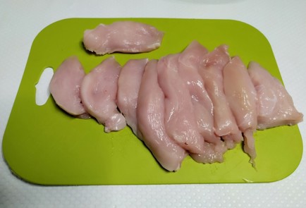 Фото шага рецепта Наггетсы из курицы 188044 шаг 1  