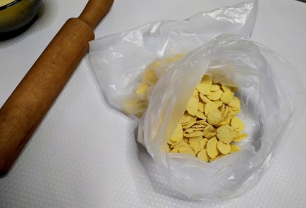 Фото шага рецепта Наггетсы из курицы 188044 шаг 7  