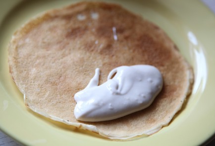 Фото шага рецепта Налистники с творогом и бананом 174083 шаг 12