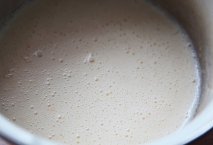 Фото шага рецепта Налистники с творогом и бананом 174083 шаг 2