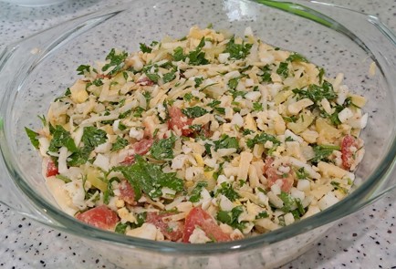 Фото шага рецепта Наливной пирог на кефире с яйцом сыром и зеленью 186596 шаг 16  