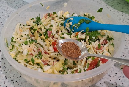 Фото шага рецепта Наливной пирог на кефире с яйцом сыром и зеленью 186596 шаг 9  