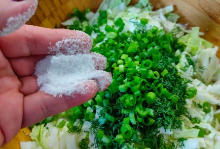 Фото шага рецепта Наливной пирог с капустой и луком на сыворотке 189706 шаг 14  