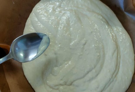 Фото шага рецепта Наливной пирог с капустой и луком на сыворотке 189706 шаг 17  