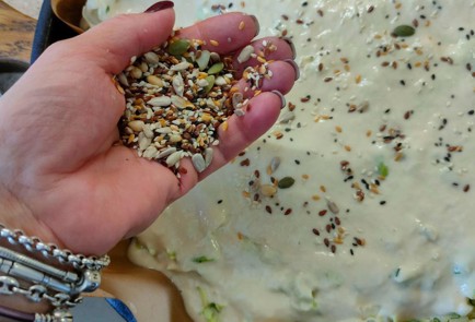 Фото шага рецепта Наливной пирог с капустой и луком на сыворотке 189706 шаг 20  