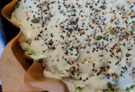 Фото шага рецепта Наливной пирог с капустой и луком на сыворотке 189706 шаг 21  