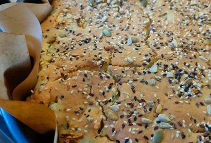 Фото шага рецепта Наливной пирог с капустой и луком на сыворотке 189706 шаг 22  