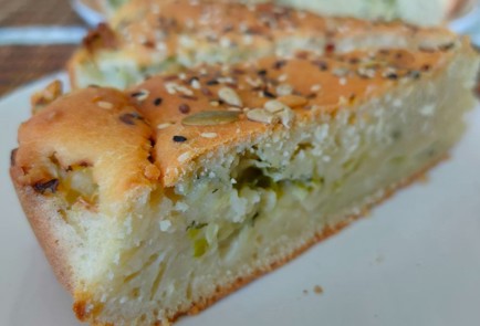 Фото шага рецепта Наливной пирог с капустой и луком на сыворотке 189706 шаг 24  