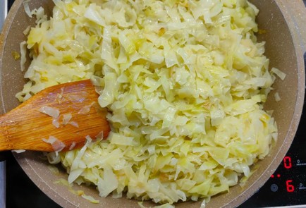 Фото шага рецепта Наливной пирог с капустой 174518 шаг 3  