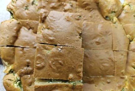 Фото шага рецепта Заливной пирог с творогом и шпинатом 190944 шаг 19