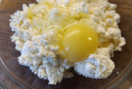 Фото шага рецепта Заливной пирог с творогом и шпинатом 190944 шаг 9