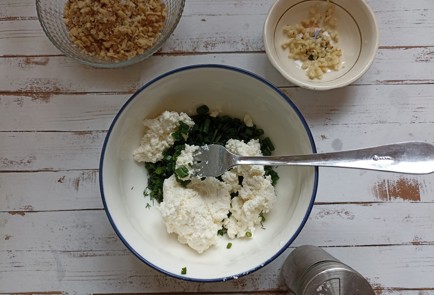 Фото шага рецепта Намазка из домашнего сыра 190932 шаг 5