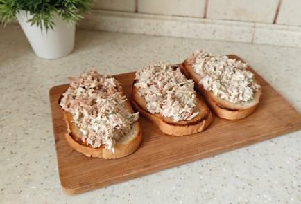 Фото шага рецепта Намазка на хлеб с тунцом 190424 шаг 11  