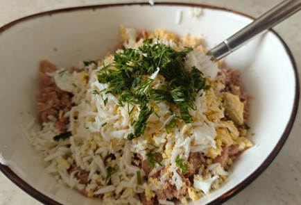 Фото шага рецепта Намазка на хлеб с тунцом 190424 шаг 6  