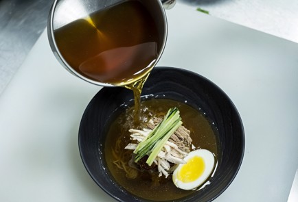 Фото шага рецепта Нанмен 138561 шаг 9  