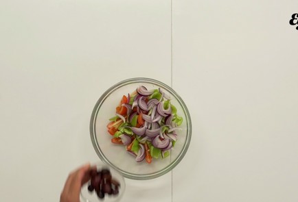 Фото шага рецепта Настоящий греческий салат 30893 шаг 6  