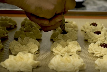 Фото шага рецепта Настоящее бакинское курабье 151529 шаг 6  