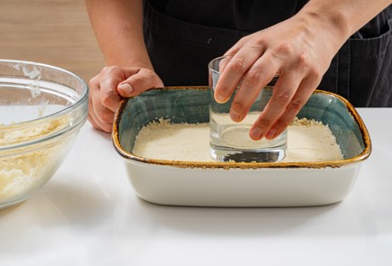 Фото шага рецепта Насыпной пирог с капустой 186763 шаг 10