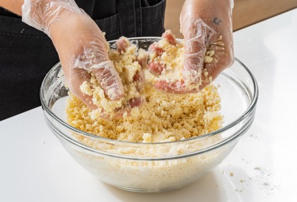 Фото шага рецепта Насыпной пирог с капустой 186763 шаг 9