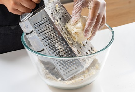 Фото шага рецепта Насыпной пирог с яблоками 186765 шаг 6  