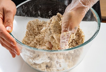 Фото шага рецепта Насыпной пирог с яблоками 186765 шаг 8  