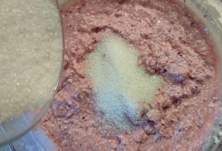 Фото шага рецепта Насыпной творожноягодный пирог 189127 шаг 15