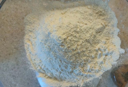 Фото шага рецепта Насыпной творожноягодный пирог 189127 шаг 2